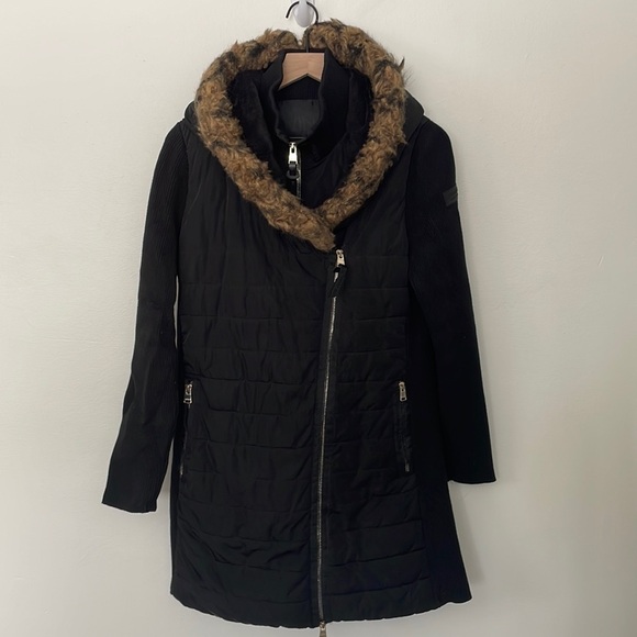 Calvin Klein | Walker Faux Fur Puffer Coat Ribbed Sleeves Black PFTJ4418 Small - Picture 3 of 13